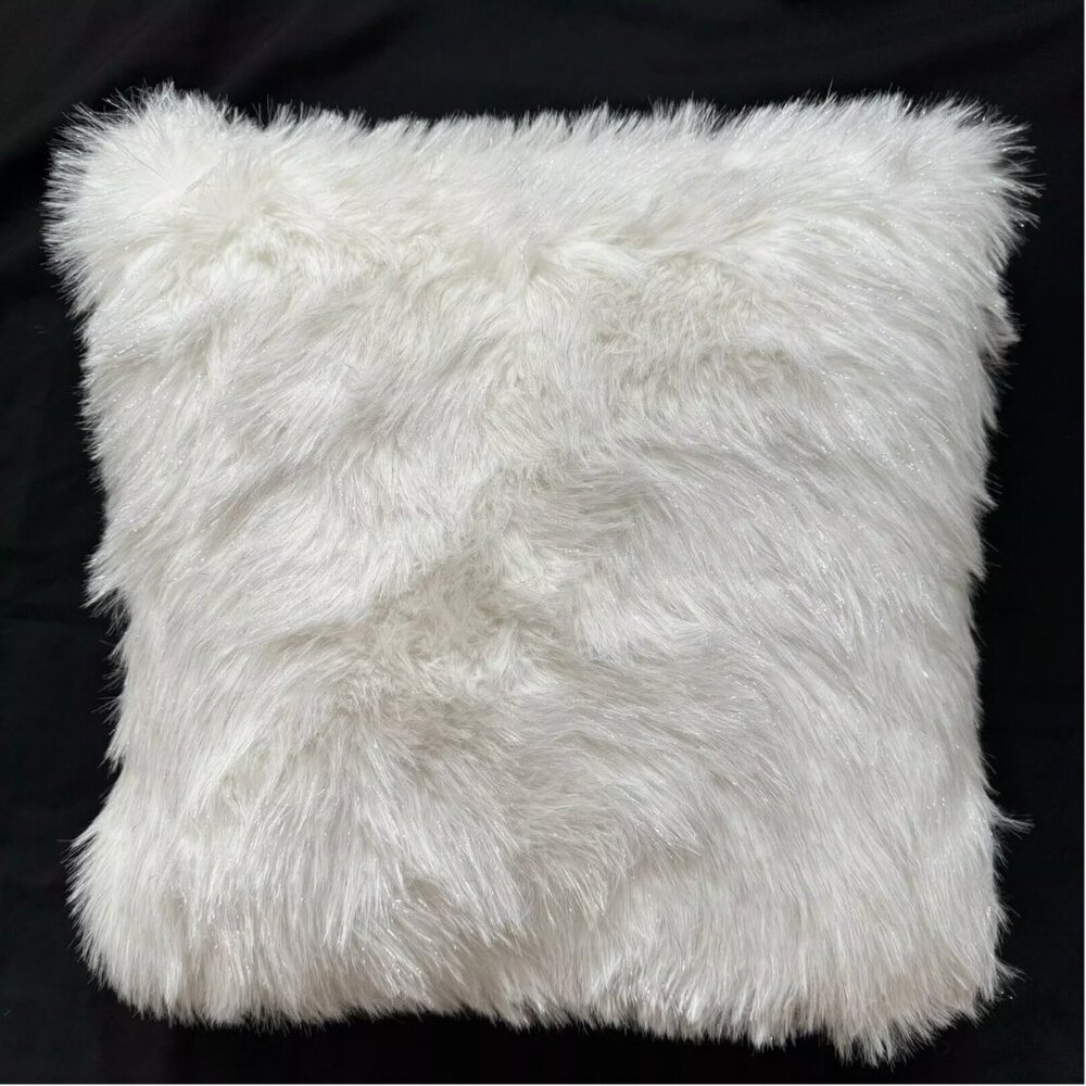 x2 Tahari White Silver Tinsel Faux Fur Throw Pillow Set Luxury Holiday Decor 20"